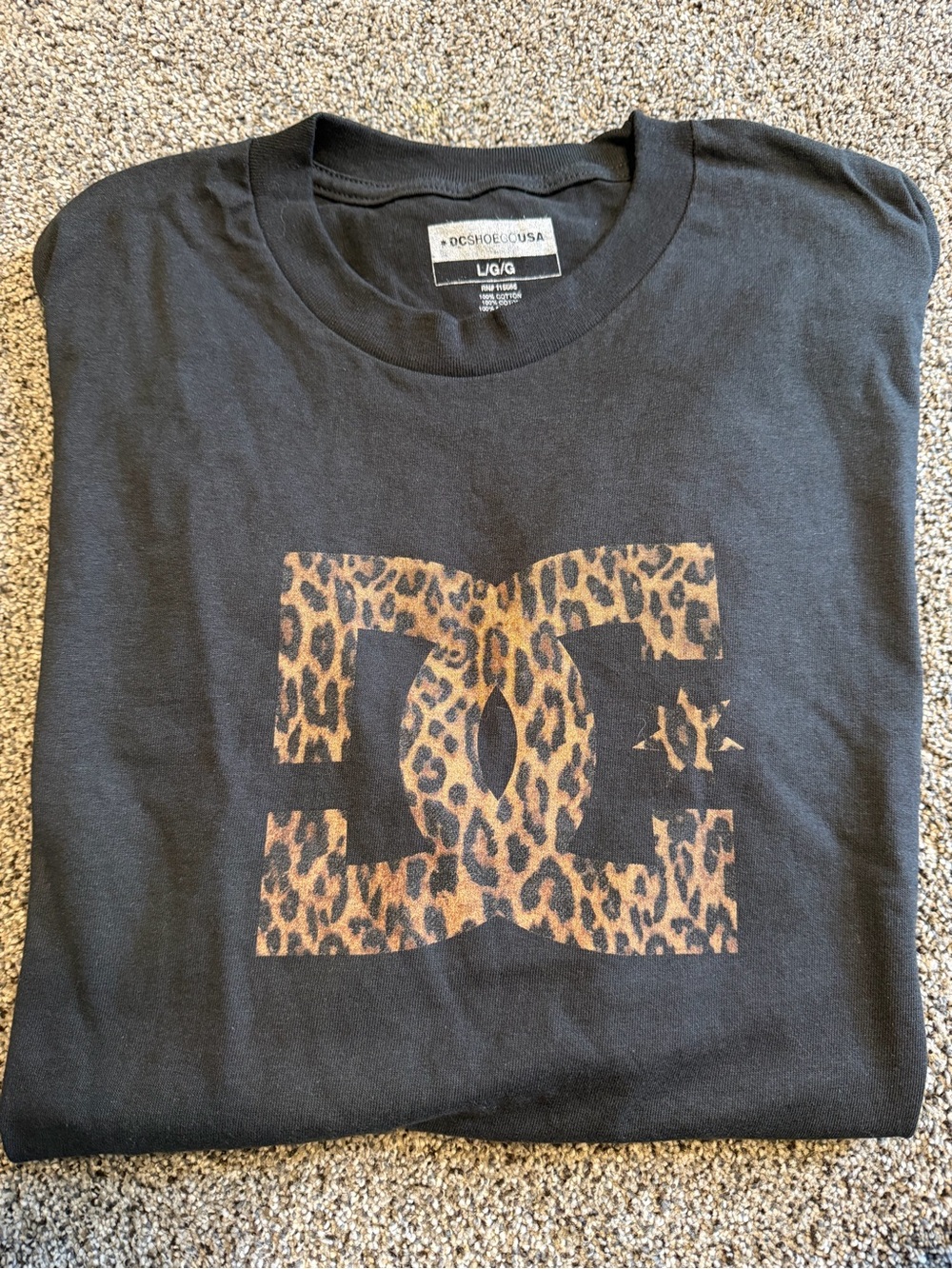 DC Men's Black Short-Sleeve Tee with Leopard Logo NWT
